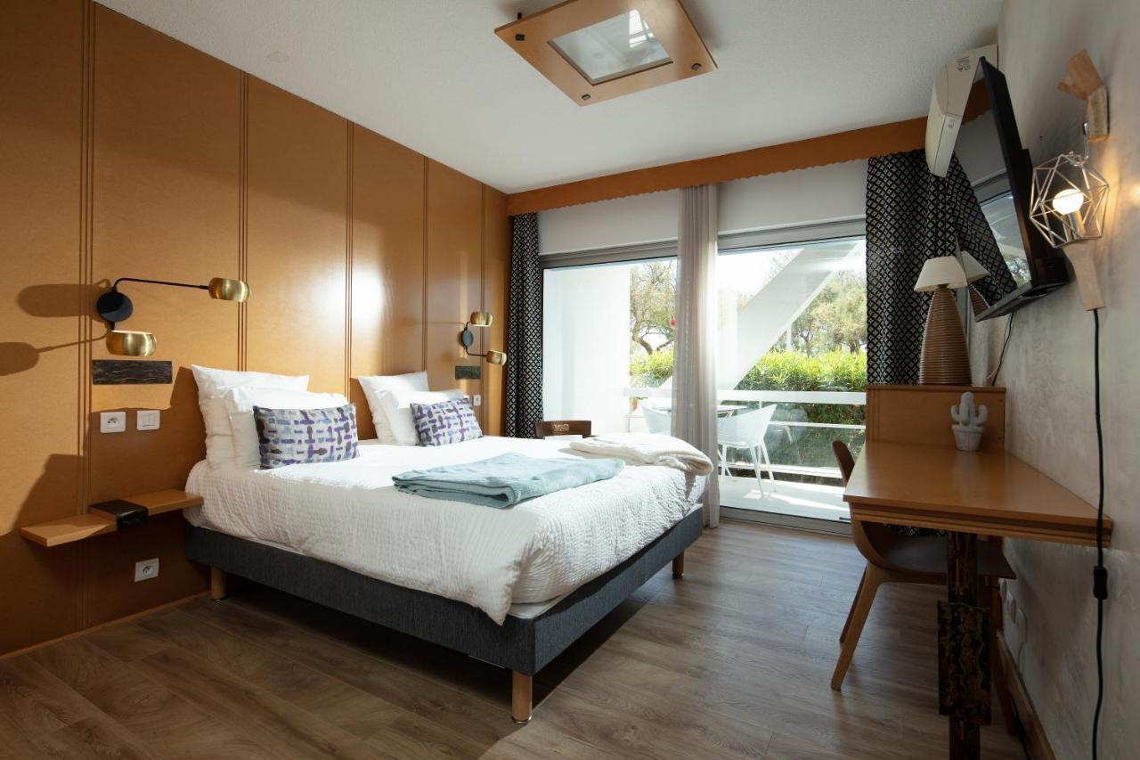 Hotel Saint-Clair, Cote Plage ลา กร็องเดอ-ม็อต ภายนอก รูปภาพ