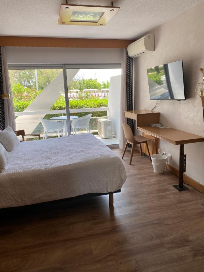 Hotel Saint-Clair, Cote Plage ลา กร็องเดอ-ม็อต ภายนอก รูปภาพ